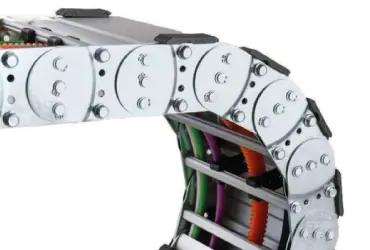 Diferencias-entre-cadenas-portacables-metálicas-y-plásticas